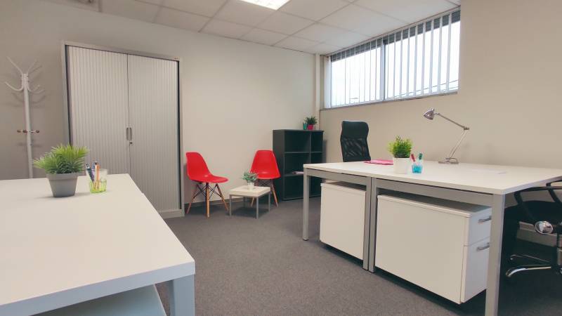 Location bureau 3/4 postes - 23m²